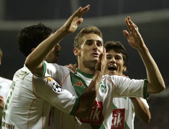 Miroslav Klose (Mitte), Stalteri (li.) und Valdez (alle Bremen) - Torjubel Fußball EC 1 Herren Champions League 2004 2005, SV Werder Bremen, Vdig Gruppe Bremen Freude,