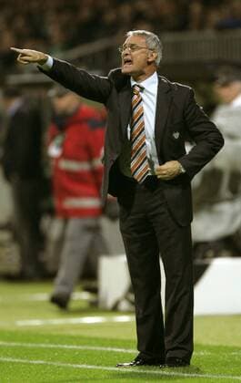 Torwart Claudio Ranieri (Valencia) gibt lautstark Anweisungen Fußball EC 1 Herren Champions League 2004 2005, FC Valencia, Vdig Einzelbild Bremen
