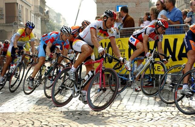 Erik Zabel (Deutschland, Mitte) im Fahrerfeld Radsport WM Herren Weltmeisterschaft 2004, Straßenradsport, Straße, Rad, Gruppe Verona Bardolino