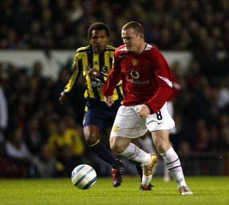 Wayne Rooney (Manchester United) am Ball Fußball EC 1 Herren Champions League 2004 2005, Manchester United - Fenerbahce Istanbul 6:2, ManU, Vdig Einzelbild Manchester Dynamik,