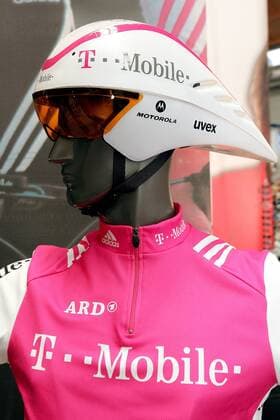 Neu von Uvex: Der Zeitfahrhelm von Jan Ullrich (Deutschland T Mobile) Radsport Herren Eurobike 2004, Euro Bike, Messe, Radmesse, Fahrradmesse, Fahrradtrends, Rad, Vdig, Einzelbild Schaufensterpuppen, Puppe, Puppen Friedrichshafen