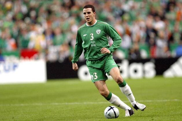 John O Shea (Irland) am Ball Fußball Länderspiel Herren Qualifikation 2004, Länderspiel, Nationalmannschaft, Nationalteam, Vdig Einzelbild pan7372 Paris Dynamik,  