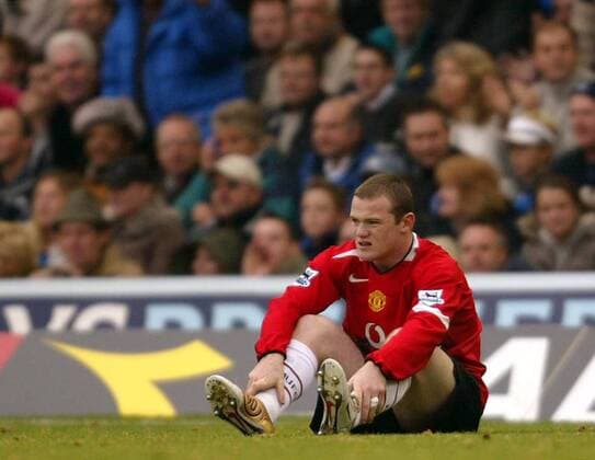 Wayne Rooney (Manchester United) enttäuscht am Boden Fußball Herren English Premier League 2004 2005, 1. Englische Liga, Manchester United FC, ManU, Vdig, Einzelbild Birmingham Enttäuschung,
