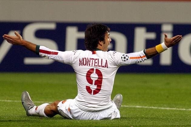 Vincenzo Montella (AS Rom) unzufrieden am Boden Fußball EC 1 Herren Champions League 2004 2005, AS Rom, Roma, Vdig Einzelbild Leverkusen