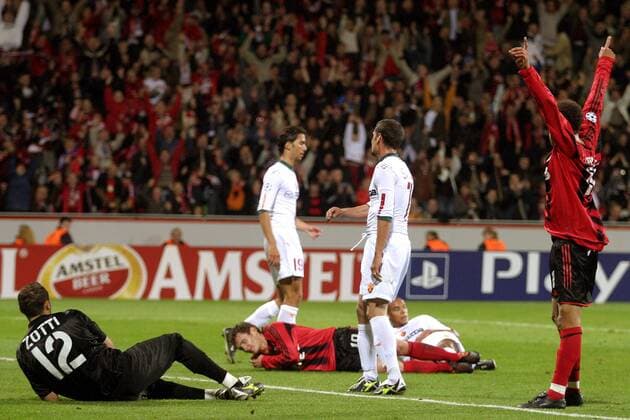 Franca (Leverkusen, re.) bejubelt seinen Treffer zum 3:1, Torwart Carlo Zotti (AS Rom) geschlagen am Boden Fußball EC 1 Herren Champions League 2004 2005, Bayer 04 Leverkusen - AS Rom 3:1, Roma, Vdig Gruppe Leverkusen Freude,