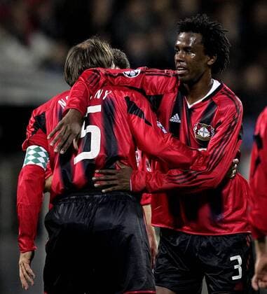 Torschütze Roque Junior (re.) und Jens Nowotny (beide Leverkusen) Fußball EC 1 Herren Champions League 2004 2005, Bayer 04 Leverkusen Gruppe Leverkusen