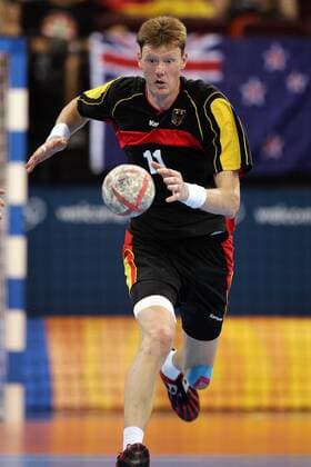 Volker Zerbe (Deutschland) am Ball Handball OS Sommer Herren Olympische Sommerspiele Athen 2004, Olympia, Olympiade, Spiele, Länderspiel, Vdig Einzelbild Helliniko Dynamik,