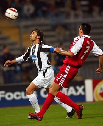 Alessandro del Piero (li., Juventus) gegen Lucio (Bayern) Fußball EC 1 Herren Champions League 2004 2005, Juventus Turin - FC Bayern München 1:0, Juve, Vdig Gruppe Turin Dynamik,