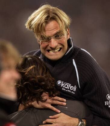 Trainer Jürgen Klopp (re.) würgt wütend seinen Co-Trainer Buvac (beide Mainz) Fußball 1. BL Herren Saison 2004 2005, FSV Mainz 05 Gruppe Gelsenkirchen Wut, Verzweiflung,
