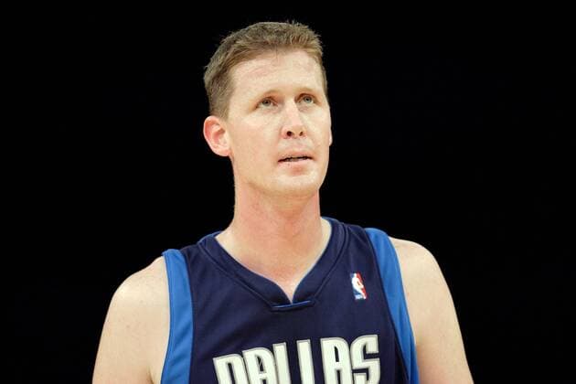 Shawn Bradley (Dallas Mavericks) Basketball Herren NBA Preseason 2004 2005, Vorbereitung, Test, Testspiel, Dallas Mavericks Porträt New York, Vorbereitung, Saisonvorbereitung