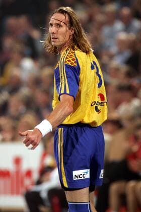 Staffan Olsson (Schweden) bei seinem Abschiedsspiel aus der Nationalmannschaft Handball Länderspiel Herren Länderspiel 2004, Freundschaftsspiel, Test, Testspiel, Abschied, Abschiedsspiel, Vdig Einzelbild Kiel