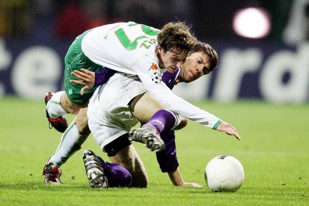Christian Schulz (li., Bremen) gegen Oleg Iachtchouk (Anderlecht) Fußball EC 1 Herren Champions League 2004 2005, SV Werder Bremen - RSC Anderlecht 5:1 Gruppe Bremen Dynamik,
