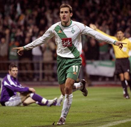 Miroslav Klose (Bremen) - Torjubel Fußball EC 1 Herren Champions League 2004 2005, SV Werder Bremen Einzelbild Bremen Freude,