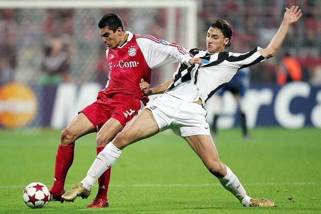 Lucio (Bayern, li.) gegen Zlatan Ibrahimovic (Juventus) Fußball EC 1 Herren Champions League 2004 2005, FC Bayern München - Juventus Turin 0:1, Juve Gruppe München Dynamik,