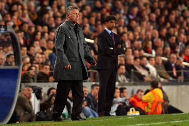 Trainer Carlo Ancelotti (Milan, li.), dahinter: Trainer Rijkaard (FC Barcelona) Fußball EC 1 Herren Champions League 2004 2005, FC Barcelona - AC Mailand 2:1, Barca, Vdig Gruppe Barcelona