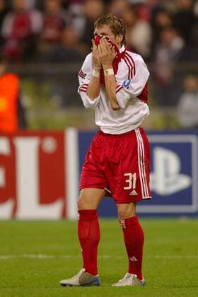 Bastian Schweinsteiger (Bayern) verzweifelt Fußball EC 1 Herren Champions League 2004 2005, FC Bayern München Einzelbild München Enttäuschung, Verzweiflung,