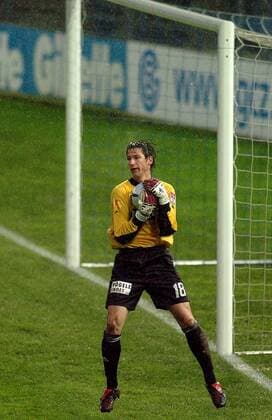 Torwart Gabriel Wüthrich (St. Gallen) hat den Ball Fußball Herren Super League 2004 2005, Nationalliga A, NLA, 1. Schweizer Liga, FC St. Gallen Einzelbild Zürich Dynamik,
