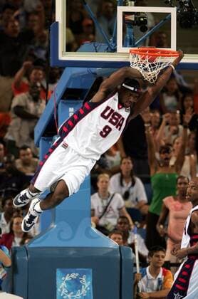 LeBron James (USA) - Dunking Basketball OS Sommer Herren Olympische Sommerspiele Athen 2004, Olympia, Olympiade, Spiele, Nationalmannschaft, Nationalteam, Einzelbild pan7079 Helliniko, Dreamteam Dynamik,  
