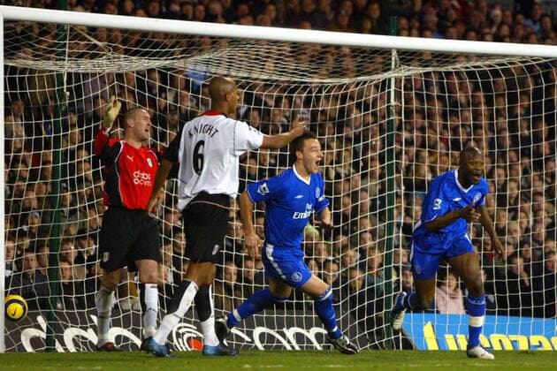 William Gallas (re.) und John Terry (beide Chelsea, 2.v.re) - Torjubel, Torwart Mark Crossley und Zat Knight (beide Fulham) versuchen noch zu reklamieren Fußball 1. BL Herren English Premier League 2003 2004, 1. Englische Liga, Fulham FC London - Chelsea FC London 1:4, Vdig Gruppe London Freude,