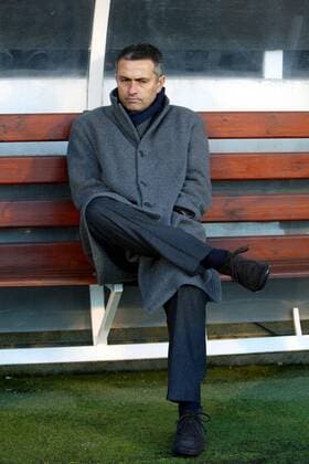Trainer Jose Mourinho (Chelsea) blickt grimmig Fußball Herren English Premier League 2004 2005, 1. Englische Liga, Chelsea FC London Einzelbild London