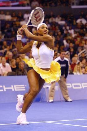 Serena Williams (USA) läßt das Röckchen fliegen Tennis WM Damen Weltmeisterschaft 2004, WTA Tour, Championship, Einzelbild Los Angeles, LA, L A Dynamik,