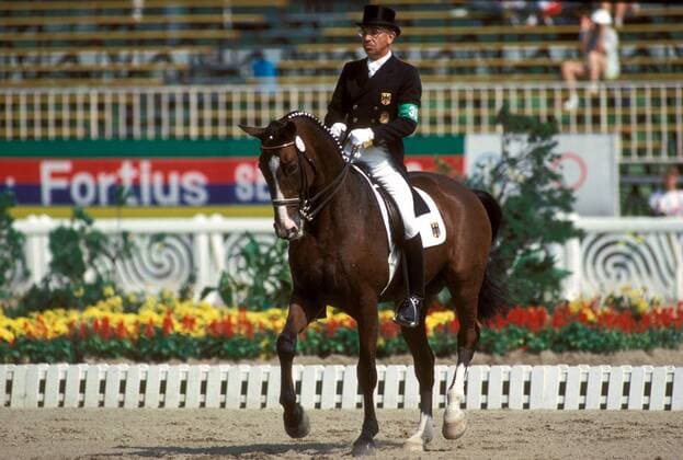Dr. Rainer Klimke (BRD) auf Ahlerich Pferdesport OS Sommer Herren Olympische Sommerspiele 1988, Olympia, Olympiade, Spiele, Reiten, Reitsport, Dressur, Dressurreiten Einzelbild Seoul