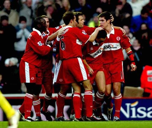 Torjubel Middlesbrough mit Jimmy Floyd Hasselbaink (li.), Mark Viduka (Mitte) und Chris Riggott (re.) Fußball Herren English Premier League 2004 2005, 1. Englische Liga, FC Middlesbrough Gruppe Middlesbrough Freude,