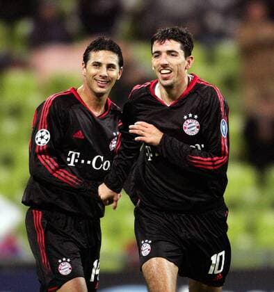 Roy Makaay (re.) und Claudio Pizarro (beide Bayern) - Torjubel Fußball EC 1 Herren Champions League 2004 2005, FC Bayern München Gruppe München Freude,