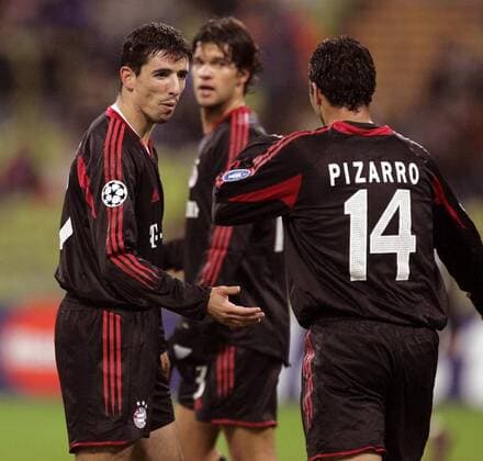 Roy Makaay (li.) und Claudio Pizarro (beide Bayern) Fußball EC 1 Herren Champions League 2004 2005, FC Bayern München Gruppe München