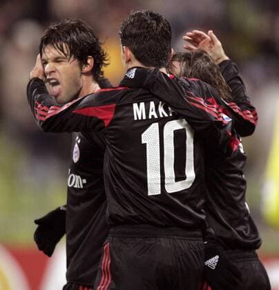 Torjubel Bayern, v.li.: Michael Ballack, Roy Makaay und Scholl Fußball EC 1 Herren Champions League 2004 2005, FC Bayern München Gruppe München Freude