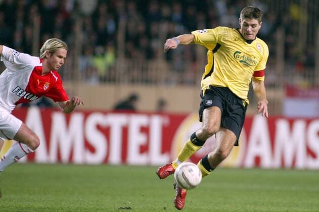 Steven Gerrard (Liverpool, re.) gegen Jaroslav Plasil (Monaco) Fußball EC 1 Herren Champions League 2004 2005, AS Monaco - FC Liverpool 1:0, Vdig Gruppe pan7764 Monte Carlo Dynamik,  
