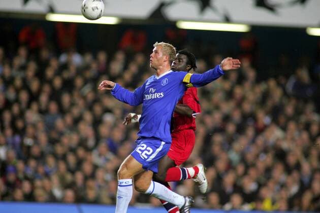 Eidur Gudjohnsen (Chelsea, li.) gegen Modeste M Bami (Paris St. Germain) Fußball EC 1 Herren Champions League 2004 2005, Chelsea FC London - Paris Saint Germain 0:0, PSG Gruppe pan7767 London Dynamik,  