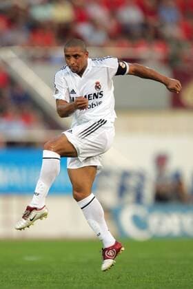 Roberto Carlos (Real Madrid) zieht ab - NOT TO BE PUBLISHED IN JAPANESE MEDIA Fußball Herren Primera Division 2004 2005, 1. Spanische Liga, Real Madrid CF, Vdig Einzelbild Dynamik,