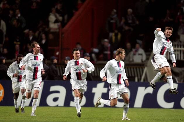Torjubel ZSKA Moskau, v.re.: Torschütze Sergei Semak, Vassili Berezoutski, Rolan Gusev, Elvir Rahimic Fußball EC 1 Herren Champions League 2004 2005, CSKA Moskau Gruppe pan0011 Paris Begeisterung, Freude,  