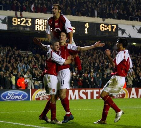 Torjubel Arsenal, v.li.: Cesc Fabregas, Mathieu Flamini, Robin van Persie und Jose Antonio Reyes Fußball EC 1 Herren Champions League 2004 2005, Arsenal FC London, Vdig Gruppe London Freude, Begeisterung,