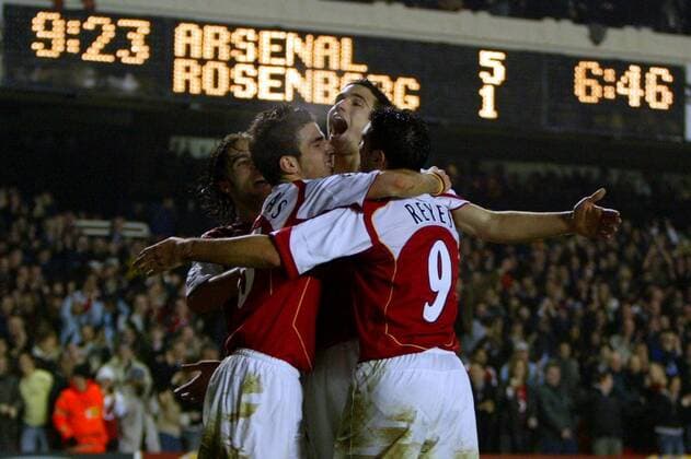 Torjubel Arsenal, v.li.: Mathieu Flamini, Cesc Fabregas, Robin van Persie und Jose Antonio Reyes Fußball EC 1 Herren Champions League 2004 2005, Arsenal FC London - Rosenborg Trondheim 5:1, Vdig Gruppe London Freude,