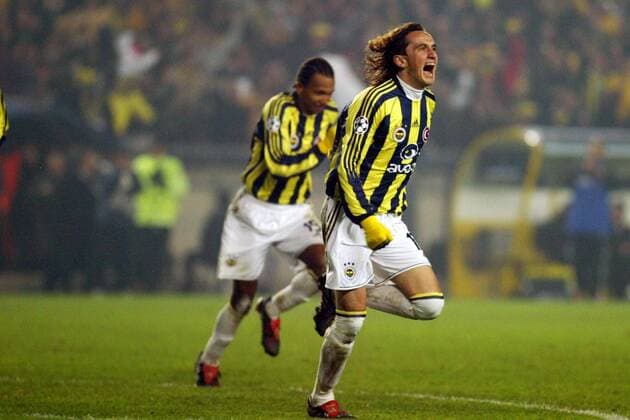Tuncay Sanli (Fenerbahce) - Torjubel Fußball EC 1 Herren Champions League 2004 2005, Fenerbahce Istanbul Einzelbild Istanbul Begeisterung, Freude,