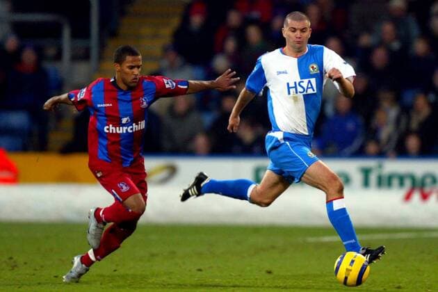 Wayne Routledge (Crystal Palace, li.) gegen Dominic Matteo (Blackburn Rovers) Fußball Herren English Premier League 2004 2005, 1. Englische Liga, Crystal Palace - Blackburn Rovers 0:0 Gruppe London Dynamik,