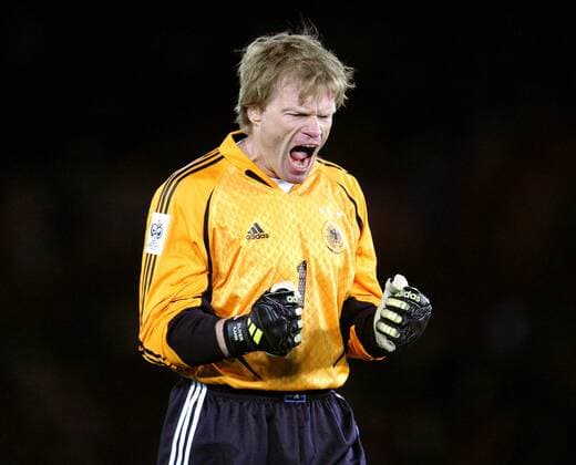 Torwart Oliver Kahn (Deutschland) - Torjubel - NOT TO BE PUBLISHED IN JAPANESE MEDIA Fußball Länderspiel Herren Asienreise 2004, Asientour, Länderspiel, Freundschaftsspiel, Test, Testspiel, Nationalmannschaft Einzelbild Asien Länderspielreise Yokohama Freude, Begeisterung