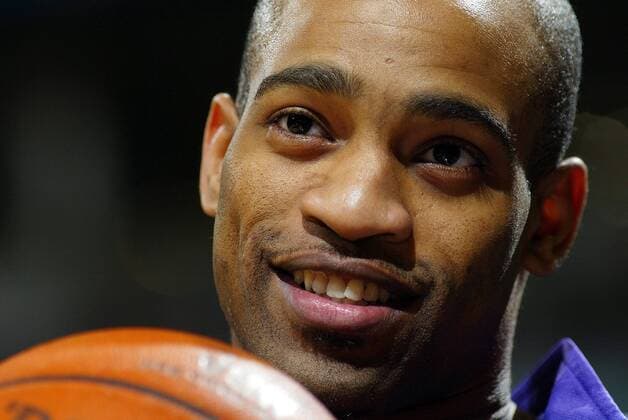 Vince Carter (Toronto Raptors) zufrieden - PUBLICATION ONLY FOR GERMAN, SWISS, AUSTRIAN AND HUNGARIAN MEDIA (Icon7662988) Basketball Herren NBA 2002 2003, Toronto Raptors Porträt Denver EDITORIAL USE ONLY