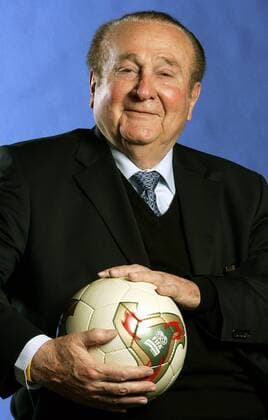 Nicolas Leoz (Paraguay), CONMEBOL Präsident und Mitglied im Exekutivkomitee der FIFA - PUPLISHING RIGHTS FOR GERMAN MEDIA ONLY Fußball Herren FIFA Exekutivkomitee 2004, Studio, Fotostudio, Studioshooting, Studiotermin, Studioaufnahme, Vdig Einzelbild Zürich