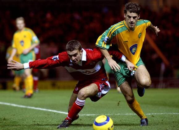 James Morrison (li., Middlesbrough) gegen David Bentley (Norwich) Fußball Herren English Premier League 2004 2005, 1. Englische Liga, FC Middlesbrough - Norwich City 2:0, Vdig Gruppe Middlesbrough Dynamik, Kampf,