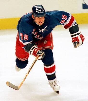 Wayne Gretzky (New York Rangers) - PUBLICATION ONLY FOR GERMAN, SWISS, AUSTRIAN AND HUNGARIAN MEDIA (Icon7400582) Eishockey Herren NHL 1998 1999, New York Rangers Einzelbild Anaheim Dynamik, EDITORIAL USE ONLY