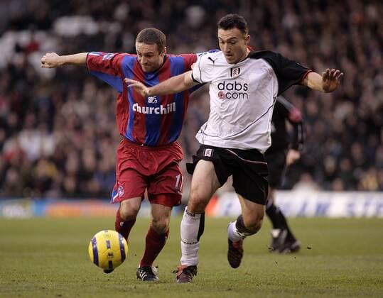 Tomasz Radzinski (Fulham, re.) gegen Michael Hughes (Crystal Palace) - PUBLICATION ONLY FOR GERMAN, SWISS AND AUSTRIAN MEDIA Fußball Herren English Premier League 2004 2005, 1. Englische Liga, Fulham FC London - Crystal Palace 3:1, Vdig, Gruppe London Dynamik,