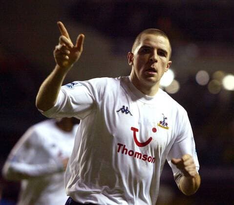 Torschütze Dean Marney (Tottenham Hotspur) feiert die 5:2-Führung Fußball Herren English Premier League 2004 2005, 1. Englische Liga, Tottenham Hotspurs, Spurs, Vdig, Einzelbild London Freude,