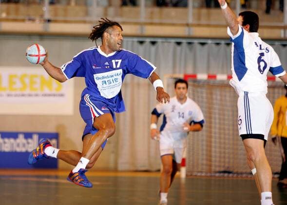 Jackson Richardson (Frankreich) am Ball Handball Länderspiel Herren Challenge Marrane 2005, Länderspiel, Frankreich - Griechenland 31:22 Gruppe pan7966 Paris Dynamik,  