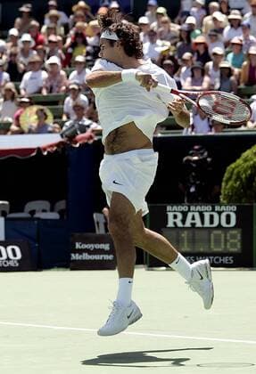 Roger Federer (Schweiz) - Vorhand Tennis Herren Kooyong Classic 2005, ATP Tour, Hartplatz, Hardcourt, Hartplatztennis, Hartplatzturnier Einzelbild Melbourne Dynamik,