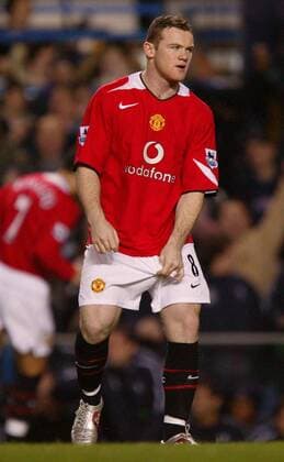 Wayne Rooney (Manchester United) fasst sich in den Schritt Fußball Herren Carling Cup 2004 2005, English Premier League, Manchester United, ManU Einzelbild London