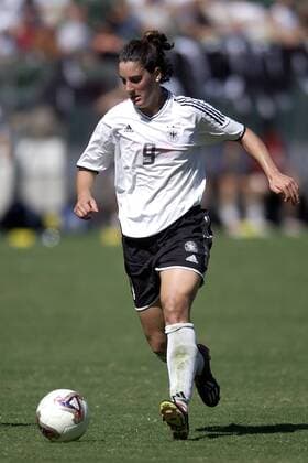 Birgit Prinz (Deutschland) am Ball - PUBLICATION ONLY FOR GERMAN, SWISS, AUSTRIAN AND HUNGARIAN MEDIA (Icon9090289) Fußball WM Damen Weltmeisterschaft 2003, Länderspiel, Nationalmannschaft, Nationalteam, Nationaltrikot, Finale Einzelbild Frauen, Frauenfußball Carson Dynamik, EDITORIAL USE ONLY