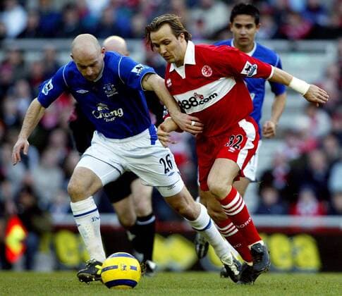 Lee Carsley (Everton, li.) gegen Boudewijn Zenden (Middlesbrough) Fußball Herren English Premier League 2004 2005, 1. Englische Liga, FC Middlesbrough - FC Everton 1:1, Vdig Gruppe Middlesbrough Dynamik,